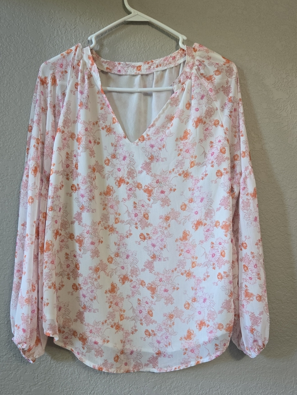 Maurices White Floral V-Neck Long Sleeve Blouse - Pink/Peach Print
